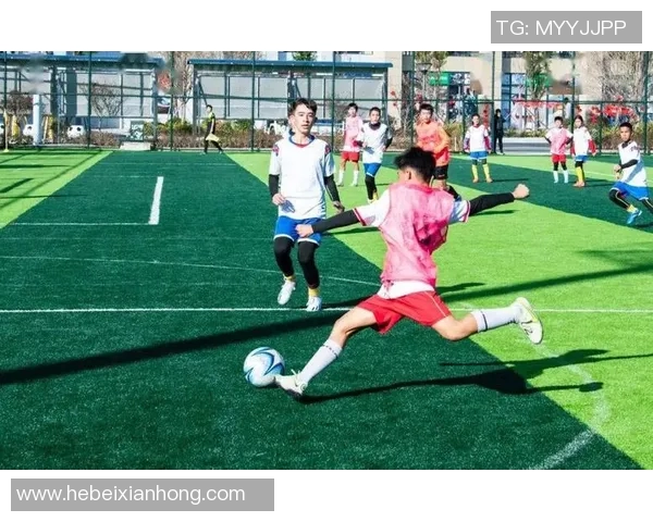 街头偶遇足球明星精彩瞬间视频分享让你感受足球魅力与明星风采 街头偶遇足球明星精彩瞬间视频分享让你感受足球魅力与明星风采